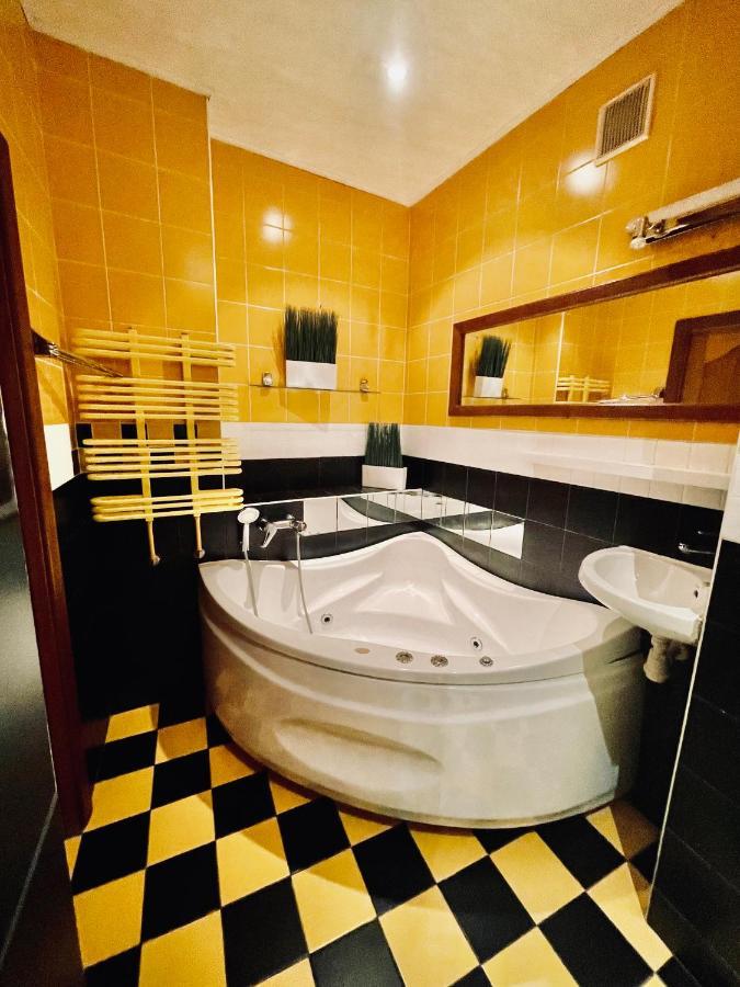 Apartment Near Zybitskaya Мінськ Екстер'єр фото